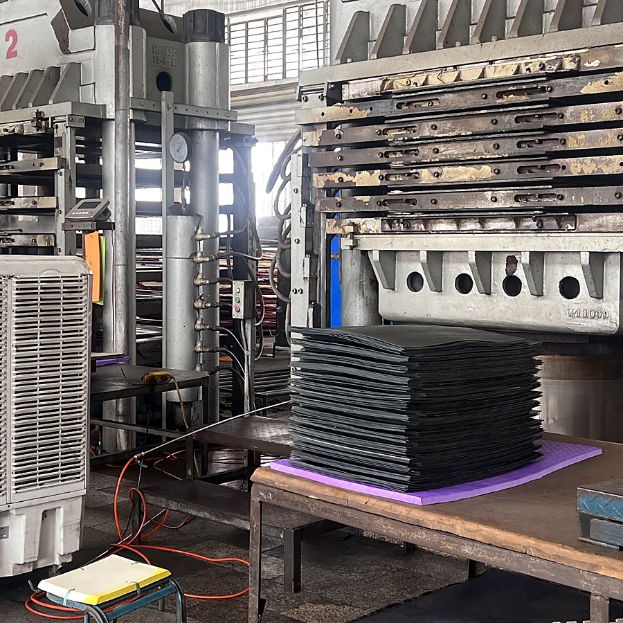 SANSD hydraulic foaming presses making EVA foam sheet for slipper soles